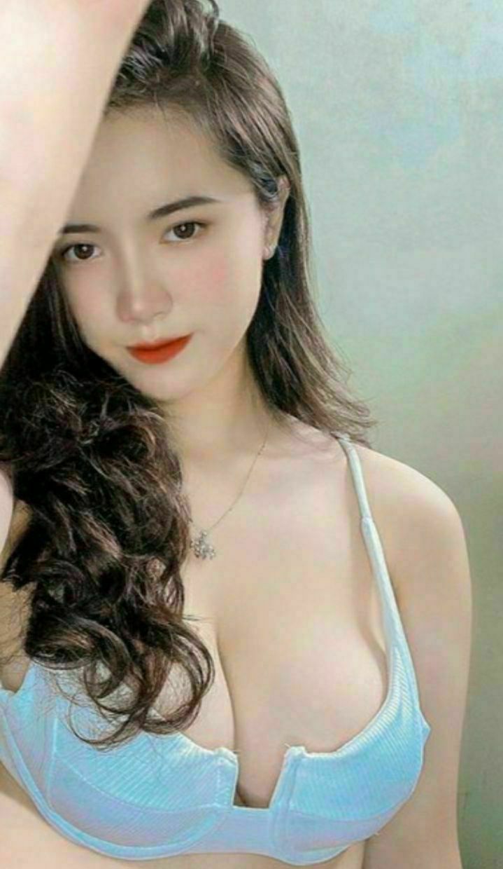Em gái người yêu đánh thức con cặc to bự